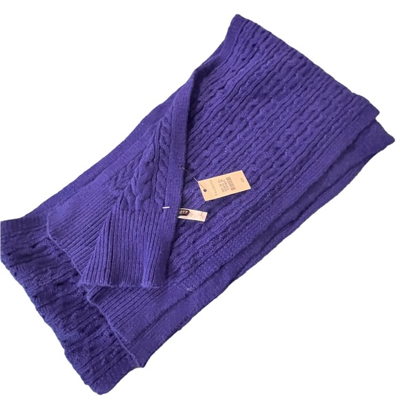 Talbots knit Scarf - Picture 5 of 6